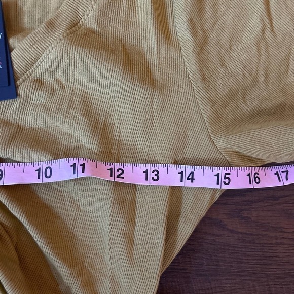 n: Philanthropy Miley Top Golden Yellow Small - Picture 4 of 5